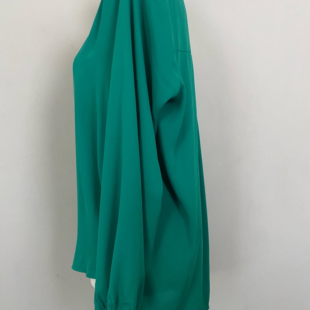 Pleione Emerald Green Relaxed Blouse with V-Neck - Picture 4 of 5